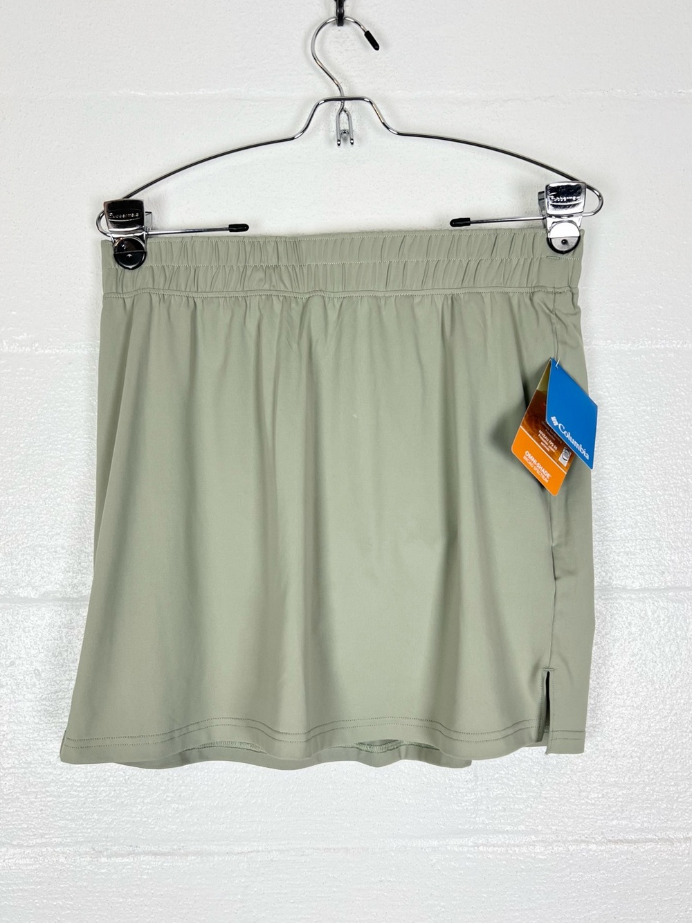 NWT Columbia Chill River Skort size Medium khaki